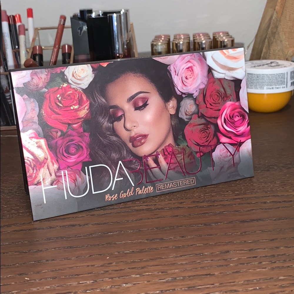 Huda Beauty - SOLD ⚠️⚠️⚠️